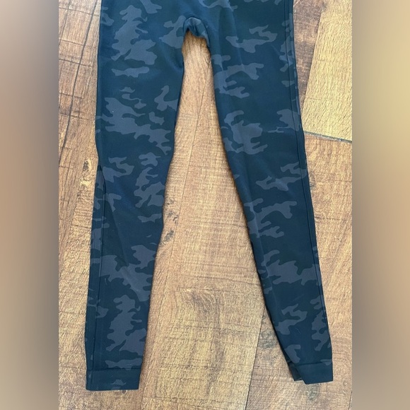 SPANX Womens leggings Sz XS extra small Camo - Picture 3 of 6
